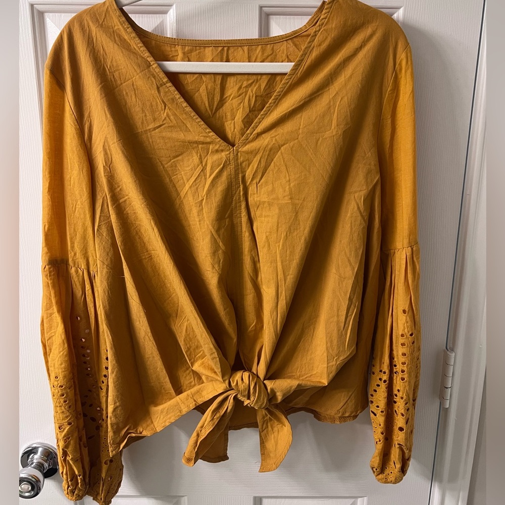 NWOT Size L Women’s Boutique Top